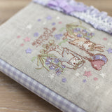 ミシン刺繍入り【フリルゴムバンド付き★ブックカバーミニノート付き★文庫本サイズハンドメイド★ミシン刺繍★うさぎ・小鳥・リス・ハリネズミ