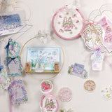 予約販売【クロスステッチ刺繍フレーム】うさぎイチゴ刺繍入り ミシン刺繍 ハンドメイド