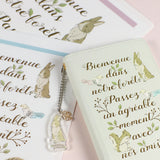 レザーキーホルダー チャーム付き うさぎやリス小鳥 ハリネズミ かわいい動物のキーホルダー