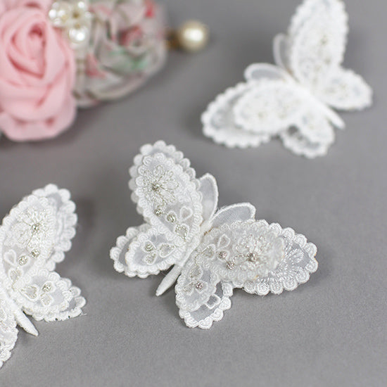 キラキラ★蝶々のクリップ：ミシン刺繍の立体的な蝶々のクリップ　刺繍フレームやシュシュに組み合わせ