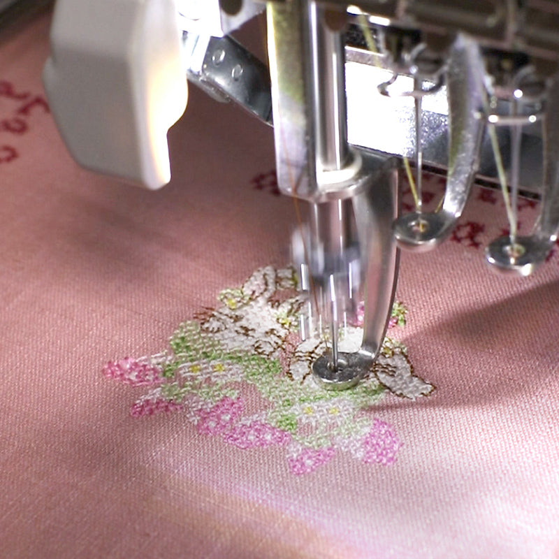 予約販売【ブック型 大き目手帳ポーチ】うさぎ刺繍入り　クロスステッチミシン刺繍 ハンドメイド