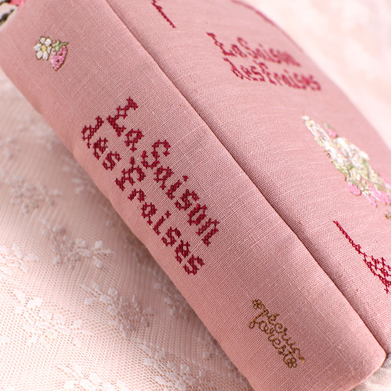 ブック型 大き目手帳ポーチ】うさぎ刺繍入り クロスステッチミシン刺繍