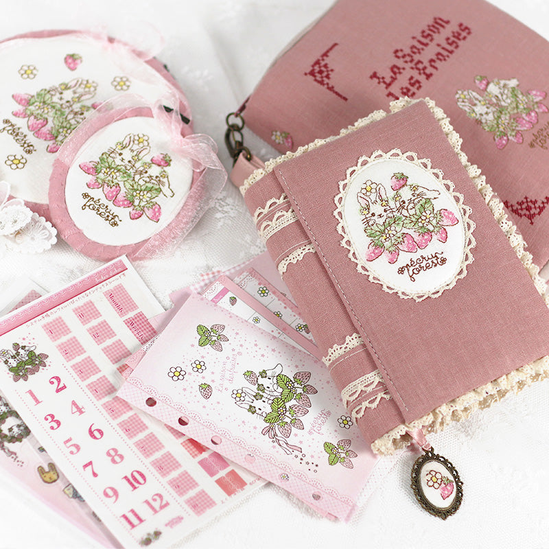 予約販売【ブック型 大き目手帳ポーチ】うさぎ刺繍入り　クロスステッチミシン刺繍 ハンドメイド