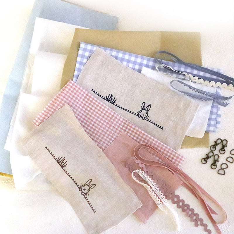 材料キット：刺繍生地入り　フラップ付ペンケース ポーチ　うさぎの刺繍 ミシンハンドメイド
